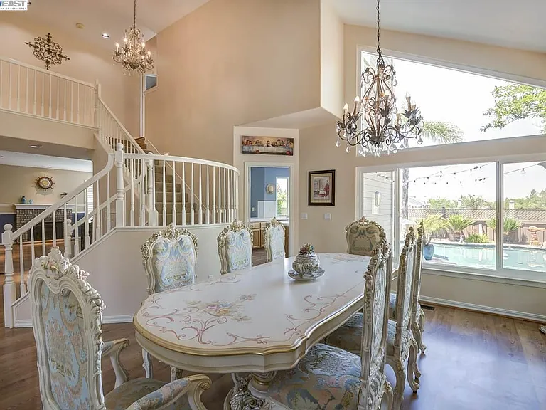 3644 Glasgow Cir — Photo 8