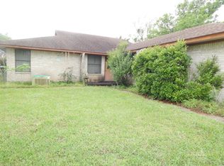 3016 Levi Sloan Rd, Victoria, TX 77904