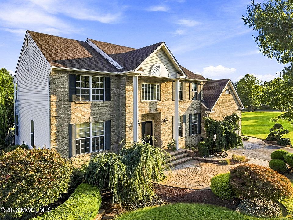 1st image of 901 Oakley Drive