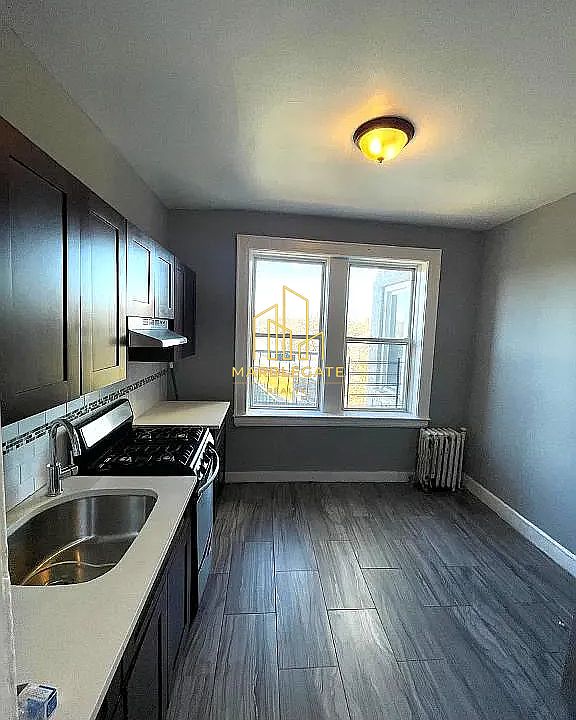 1st image of 15 Goldsmith Ave #422