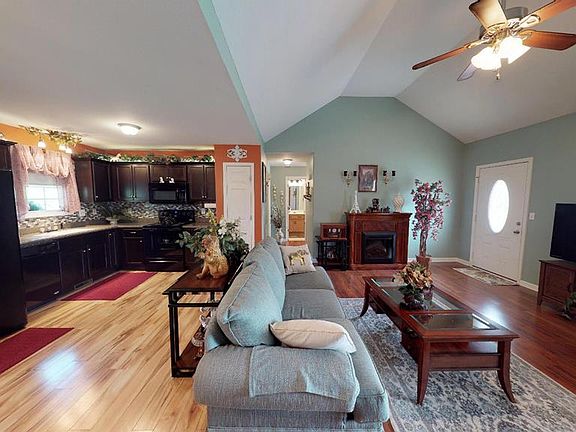3rd image of 66 Mallard Ln
