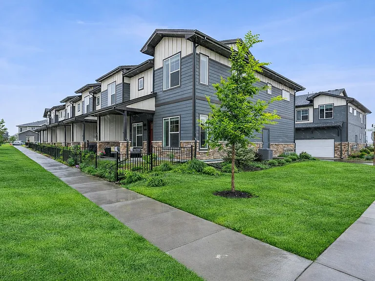 3405 E Fork Dr — Photo 3