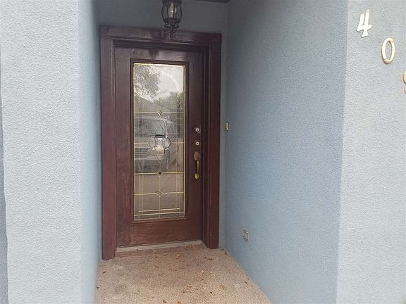 2nd image of 409 Potranca Ct