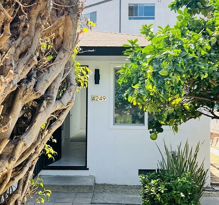 4249 S Centinela Ave #4249