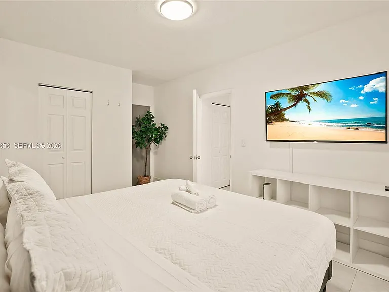 7340 Harding Ave #4 — Photo 14