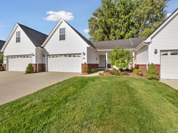 816 Nelsons Ridge Dr, Howell, MI 48843