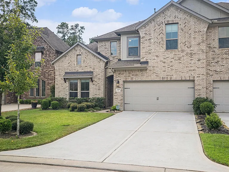 206 Liatris Ct — Photo 2