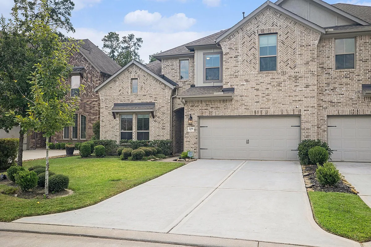 Building Photo - 206 Liatris Ct