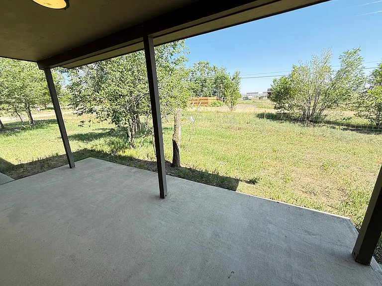 2592 Yarmouth Ave — Photo 20