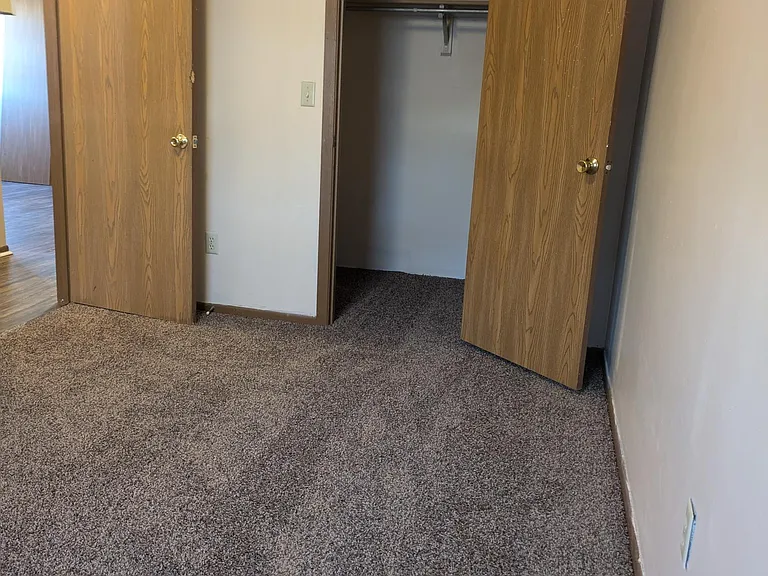 4944 Mercedes Dr — Photo 10