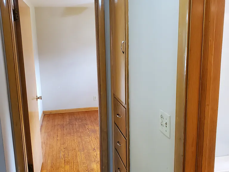 1163 Higgins Ave — Photo 44