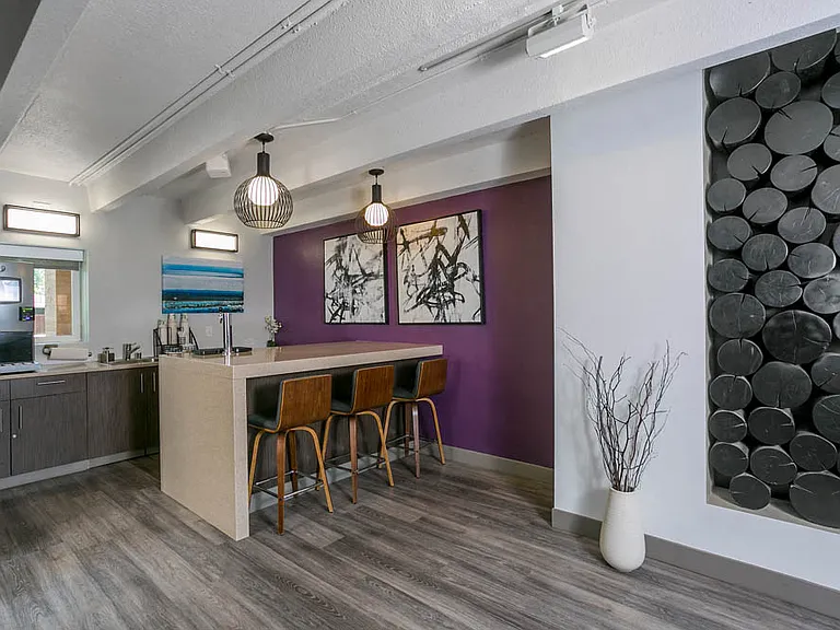 805 Dahlia — Photo 33