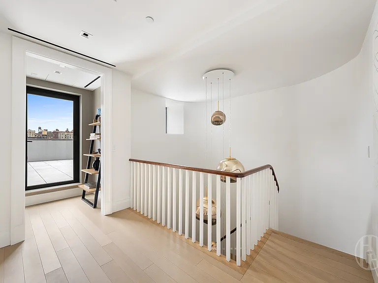 164 W 74th St #PHA — Photo 19