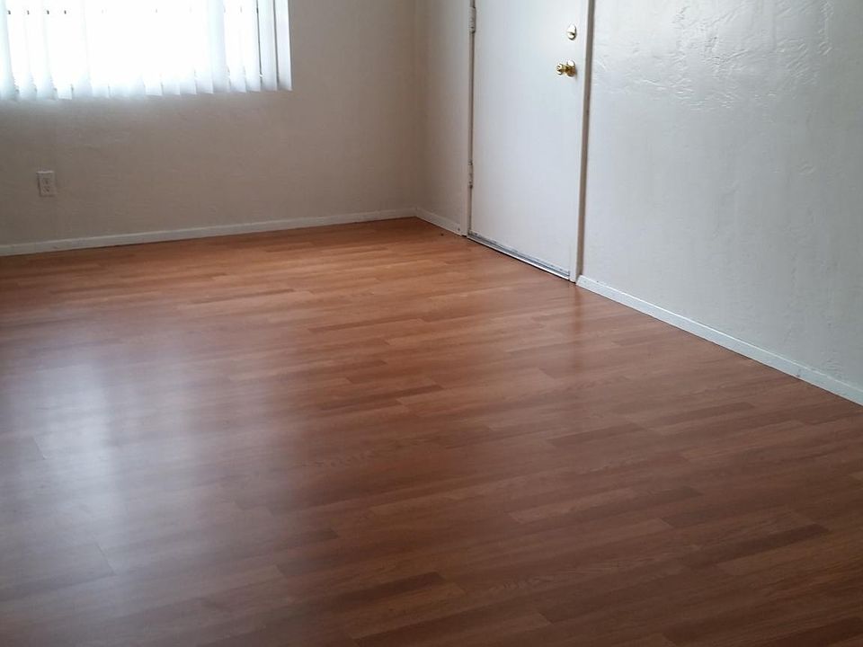 1st image of 241 Grove St NE