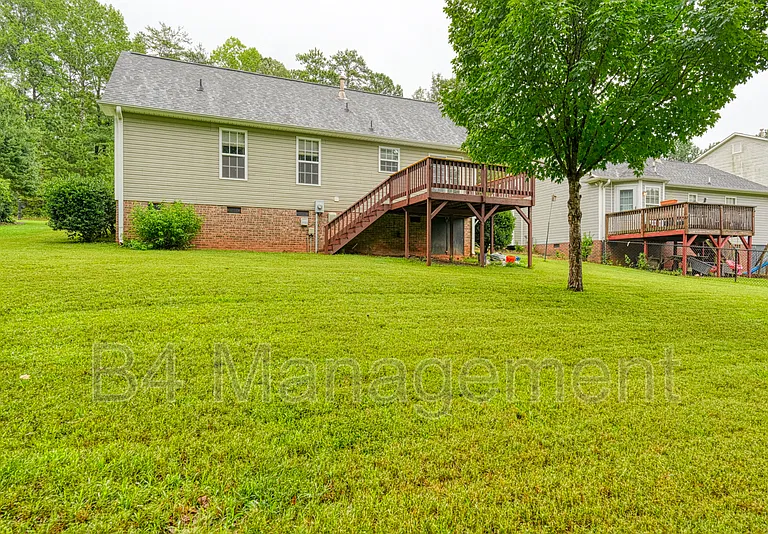 208 Cotton Creek Dr — Photo 30
