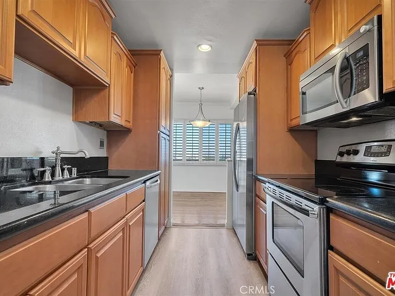 1115 S Elm Dr #512 — Photo 3