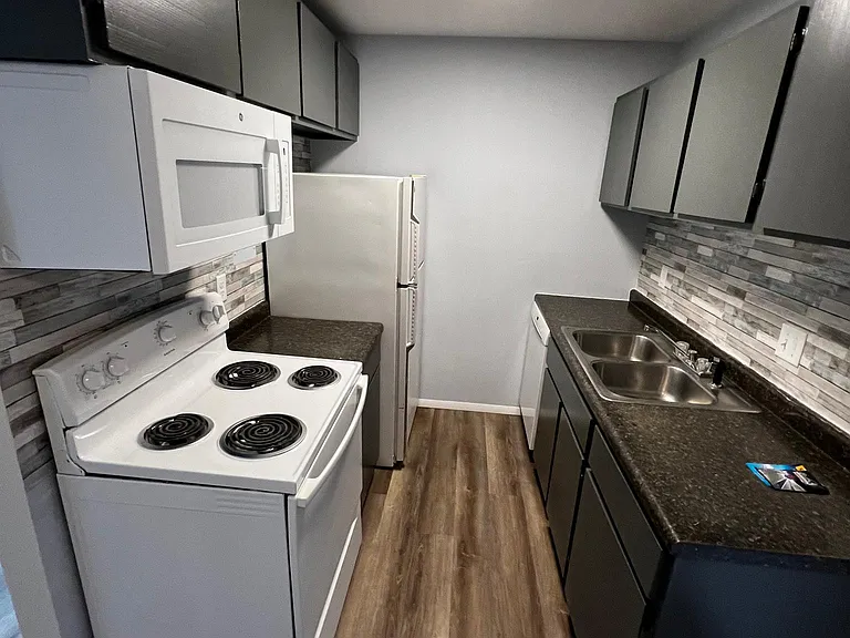 1221 Talcott Ave #B3 — Photo 2