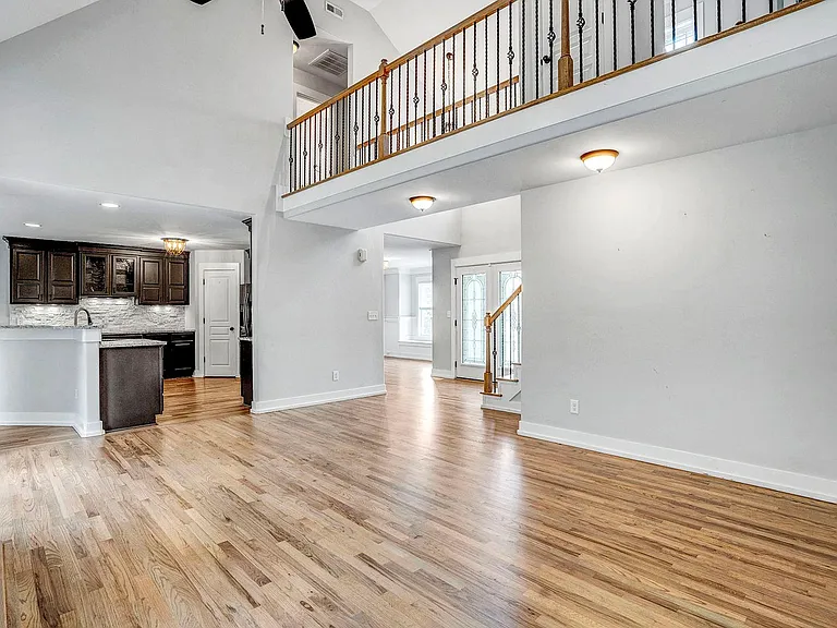 520 Ruth Cir — Photo 8