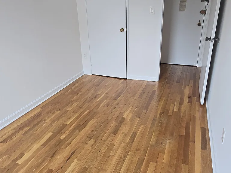 127 W 75th St #3R — Photo 5