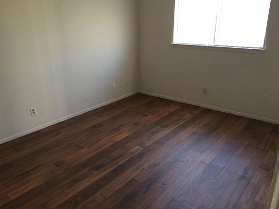 3rd image of 4871 Cobb Valley Dr