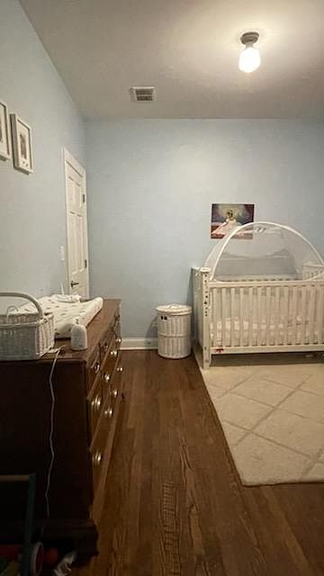 2nd image of 707 W Melrose St #1F