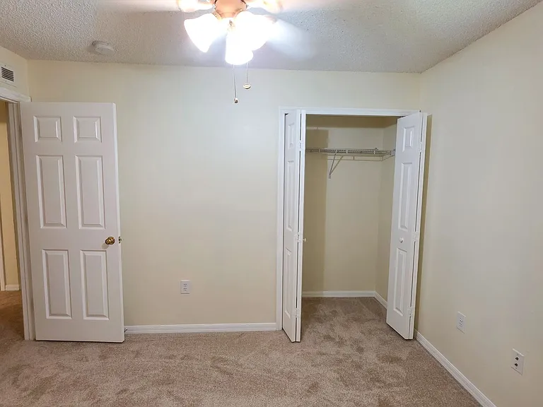 2644 12th Sq SW — Photo 10