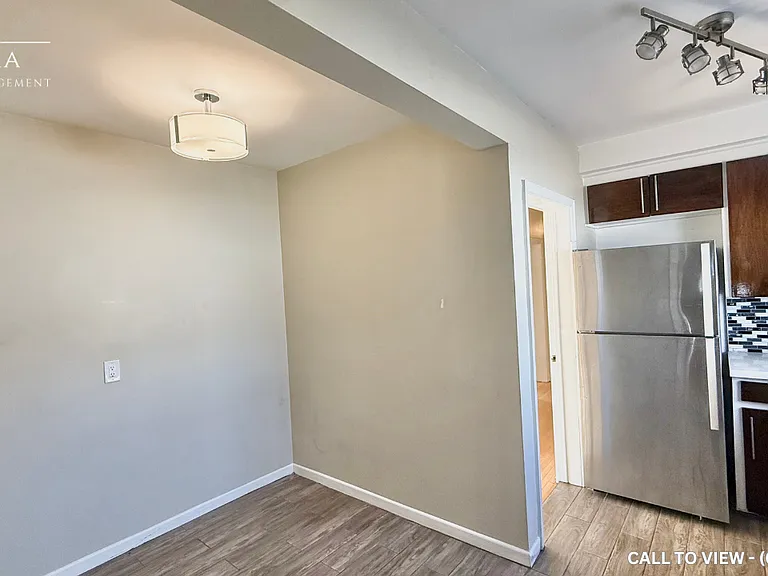 232 Lawrence Ave W #3 — Photo 4