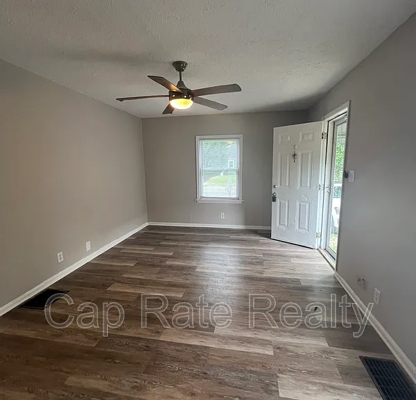 2769 McGuffey Rd — Photo 7