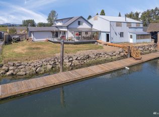 207 N Welcome Slough Rd, Cathlamet, WA 98612