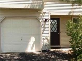 14 Carriage Rd, Clifton Park, NY 12065