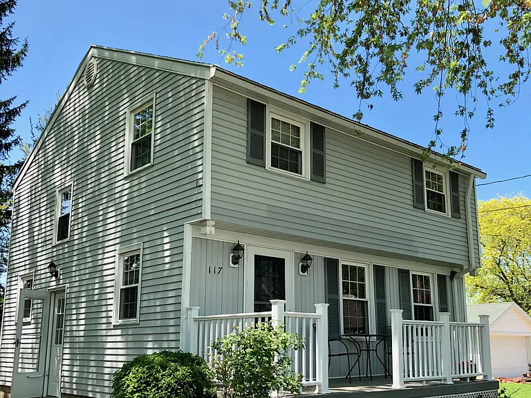 117 Woodside Ave — Photo 1