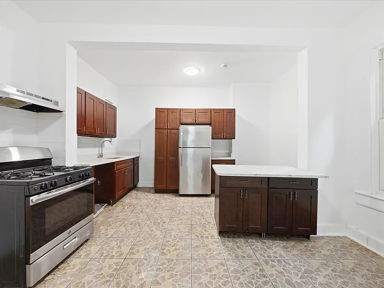 1307 College Ave #2 — Photo 11