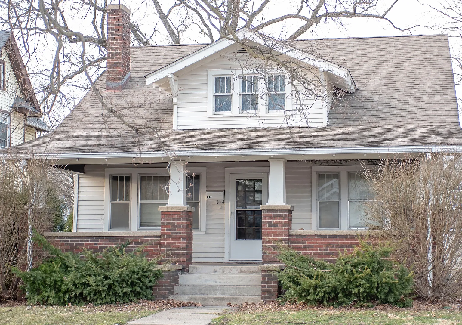 Available 2027-2028 - 5 Bedroom/2 Bathroom Home 2 Blocks from Mackey Arena — Photo 1