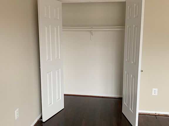 2nd bdrm closet