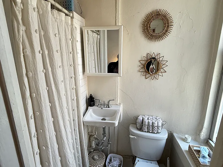 234 Thompson St #25 — Photo 7