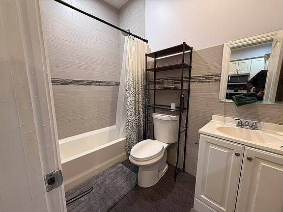 5th image of 98 Sackman St #1