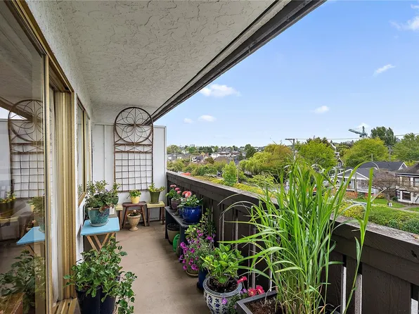 964 Heywood Ave #324, Victoria, BC V8V 2Y5