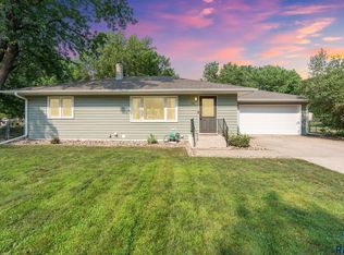313 S 4th Ave, Brandon, SD 57005