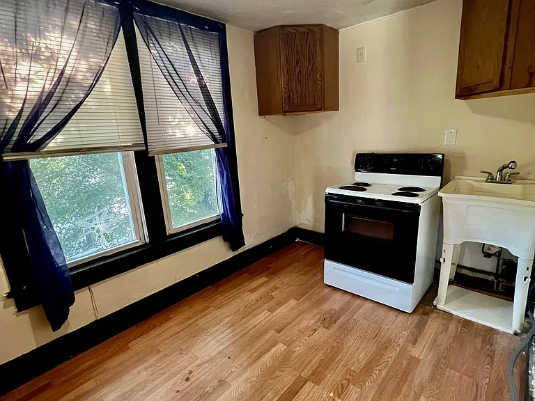 1000 Baker Ave #B — Photo 4