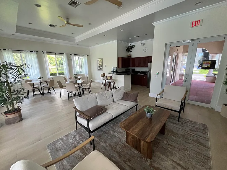 1915 Lavers Cir E #E101 — Photo 26