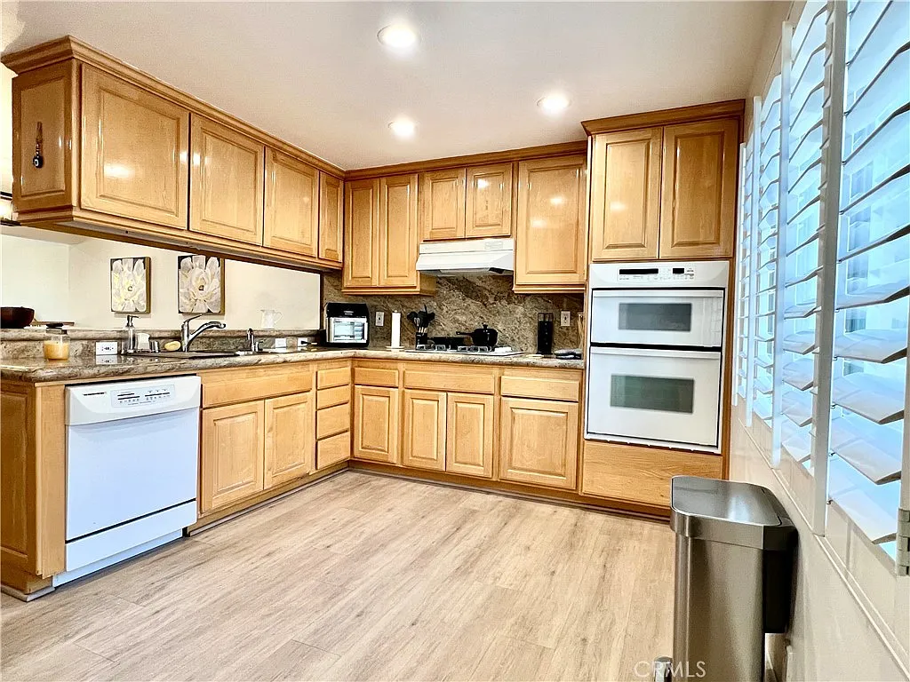 3 bed, 1568 sqft, $4,500 — Photo 4