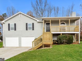 33 Sweetwater Dr, Powder Springs, GA 30127