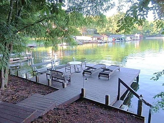 4th image of 393 Grand Ridge Rd