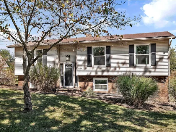 2793 Rita St NE, Hartville, OH 44632