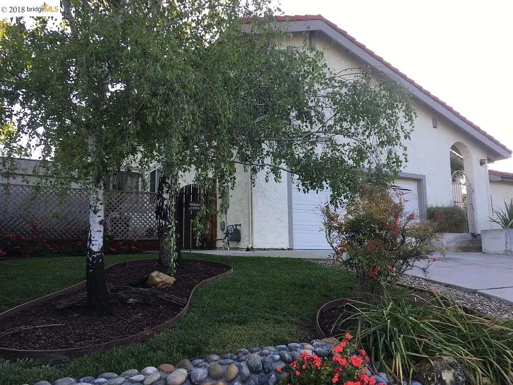 4309 Lynn Dr photo 1
