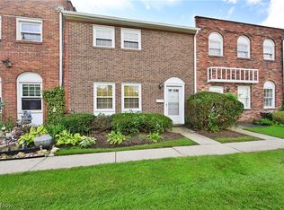 24510 Clareshire Dr #7-G, North Olmsted, OH 44070