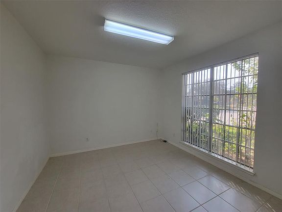 4th image of 5418 Mersea Dr