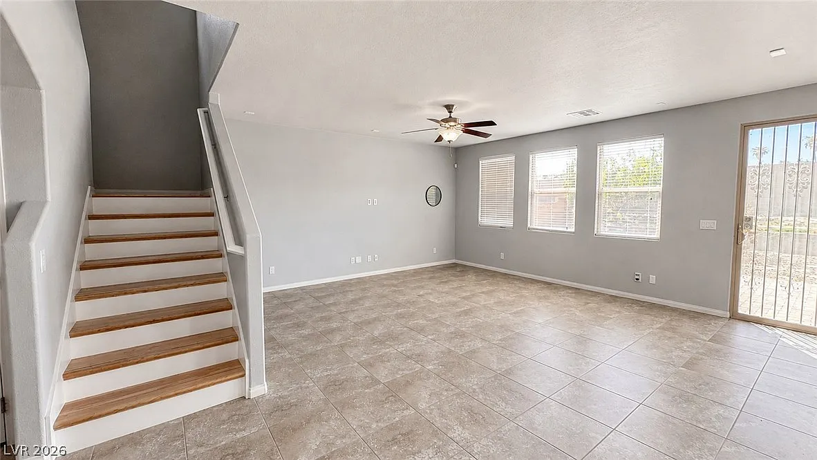 5 bed, 3.0 bath, 2649 sqft, $2,695 — Photo 3