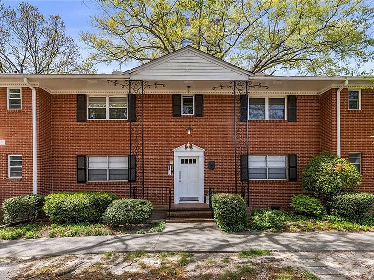 3660 Peachtree Rd NE #A2 — Photo 1