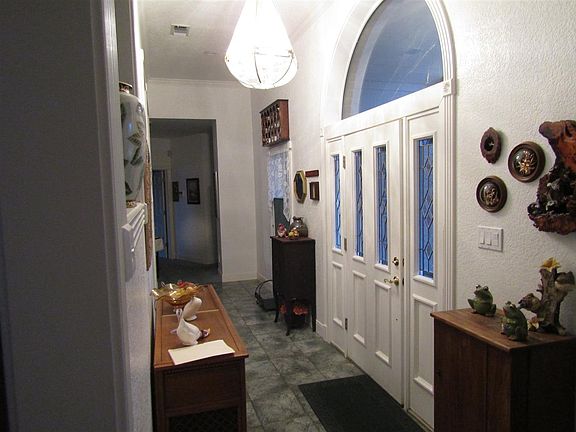 2nd image of 618 E Cedar